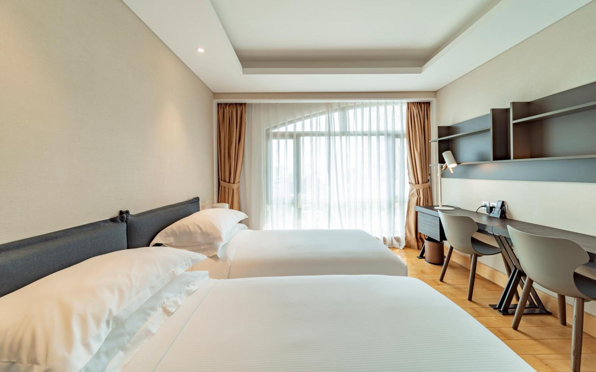 Sherwood Suites Хошимін Екстер'єр фото