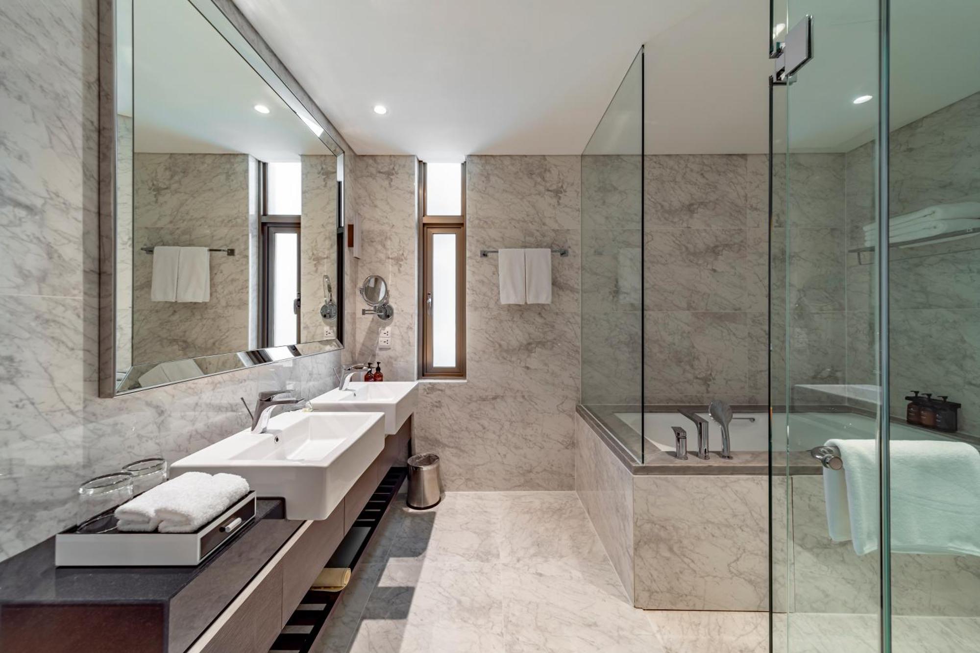 Sherwood Suites Хошимін Екстер'єр фото