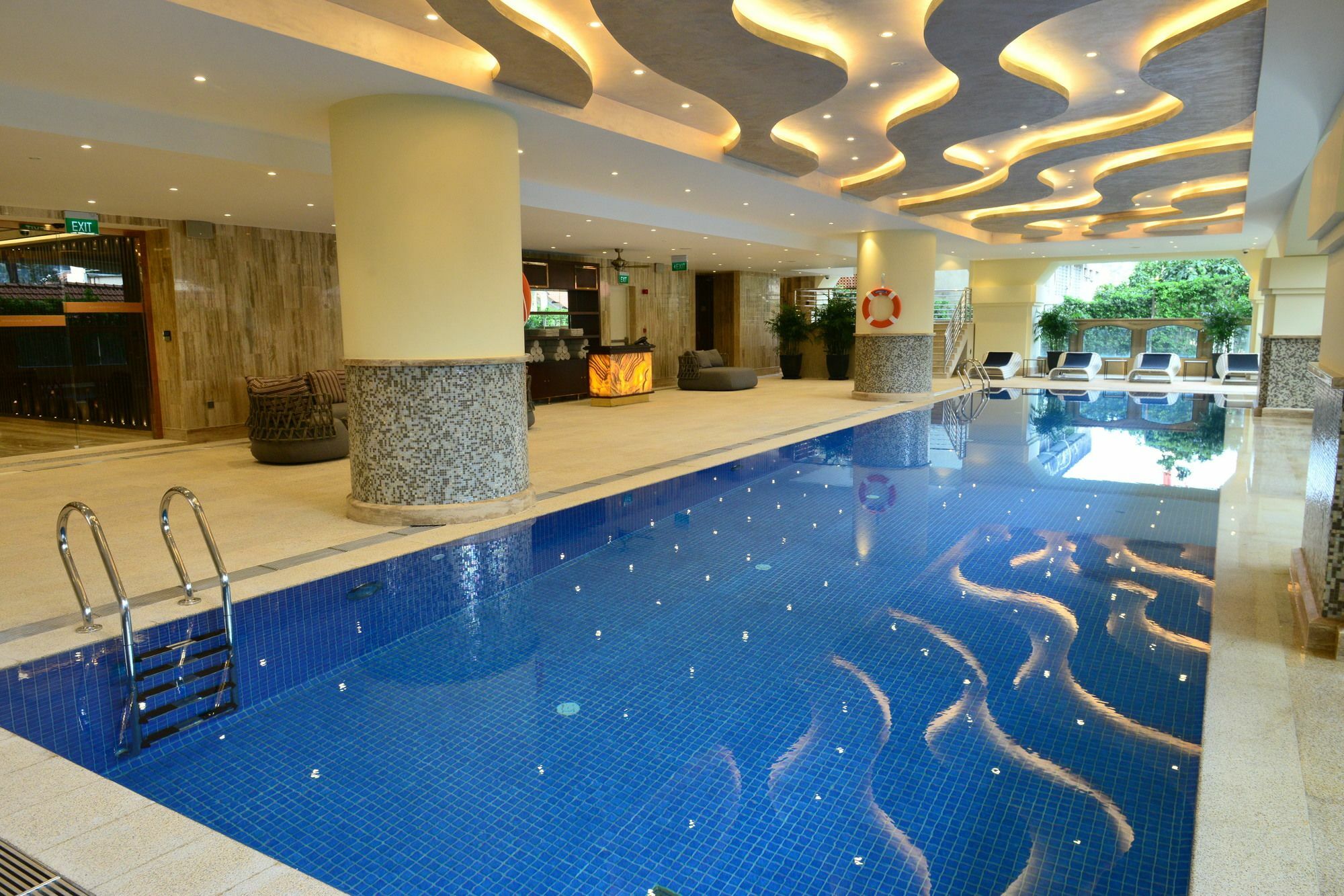 Sherwood Suites Хошимін Екстер'єр фото